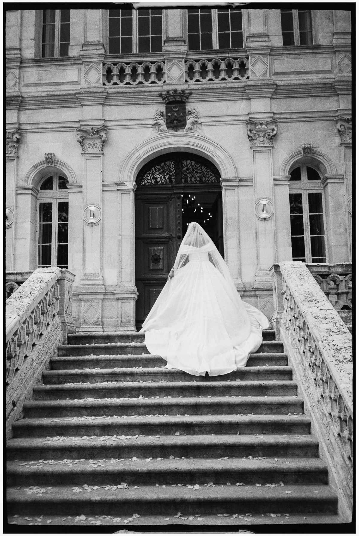 FRANCE WEDDING ON ANALOGUE FILM CHATEAU DE LA VALOUZE 008 FRANCE WEDDING ON ANALOGUE FILM CHATEAU DE LA VALOUZE 008